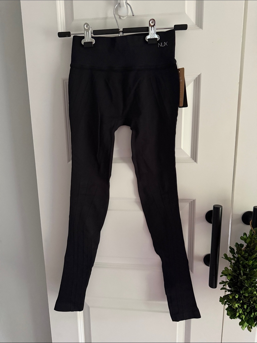 NUX Asem Black Active Leggings small